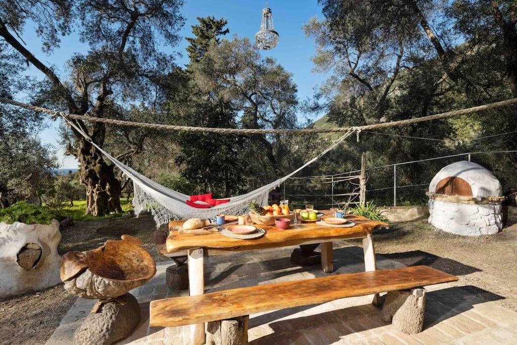 Margaritis's Treehouse * Paramonas (Corfu)