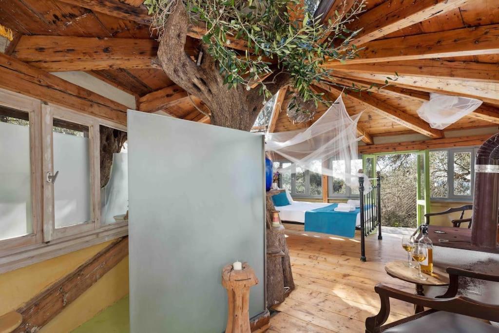 Margaritis's Treehouse Holiday home *