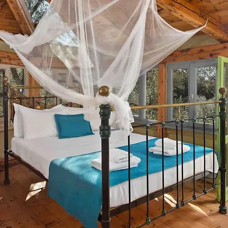 Margaritis'S Treehouse Villa Paramonas  Exterior photo